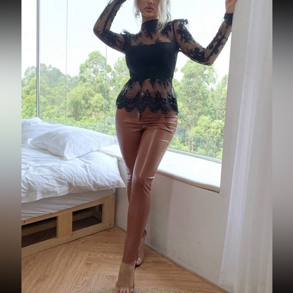 Boho floral lace sheer long sleeve ruffle hem - Picture 5 of 5